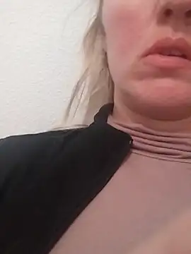 Snapshot of Mllesha74000 chatting on April 2026 11:59:02 AM Mllesha74000 online show from April 2026 11:59:02 AM