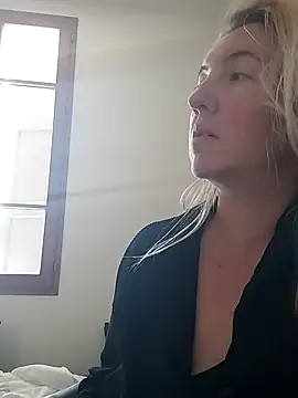 Snapshot of Mllesha74000 chatting on April 2026 11:34:01 AM Mllesha74000 online show from April 2026 11:34:01 AM