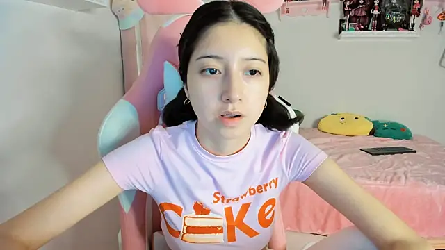 Snapshot of cherrycute chatting on December 2024 01:34:01 AM cherrycute online show from December 2024 01:34:01 AM