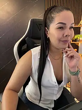 KellyBrooklyn  online show from April 2026 03:38:02 PM