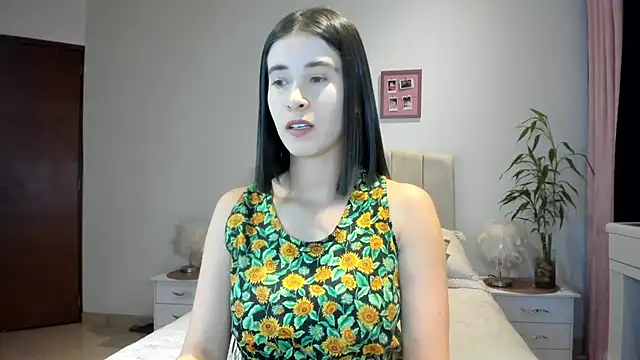 Snapshot of macarena_vallejo chatting on April 2026 02:49:02 AM macarena vallejo online show from April 2026 02:49:02 AM