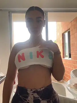 Snapshot of emma_andrew1 chatting on November 2025 02:27:01 PM emma andrew1 online show from November 2025 02:27:01 PM