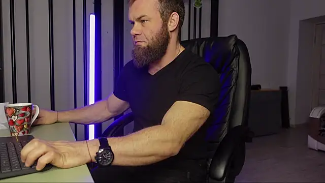 Snapshot of Tommy_Burnz chatting on February 2025 02:45:01 AM Tommy Burnz online show from February 2025 02:45:01 AM