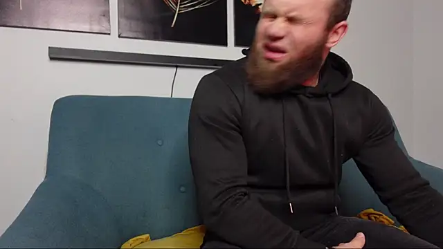 Snapshot of Tommy_Burnz chatting on February 2025 03:22:01 AM Tommy Burnz online show from February 2025 03:22:01 AM