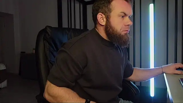 Snapshot of Tommy_Burnz chatting on February 2025 02:48:02 AM Tommy Burnz online show from February 2025 02:48:02 AM