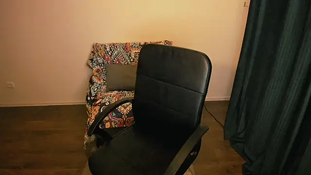 Snapshot of Angelaroberti3 chatting on March 2026 07:50:02 PM Angelaroberti3 online show from March 2026 07:50:02 PM