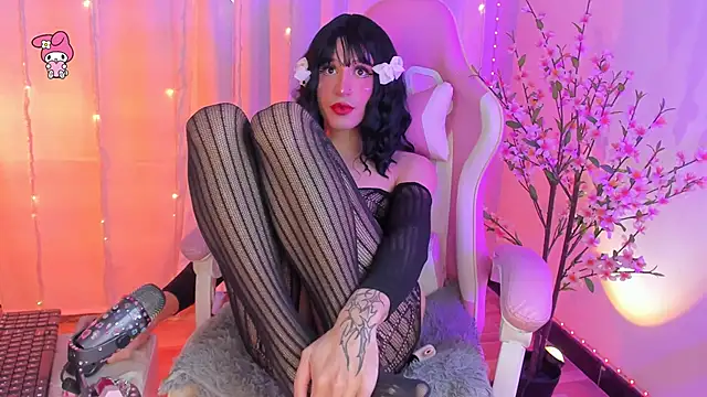 Snapshot of rosseblondee chatting on April 2026 11:28:01 PM rosseblondee online show from April 2026 11:28:01 PM