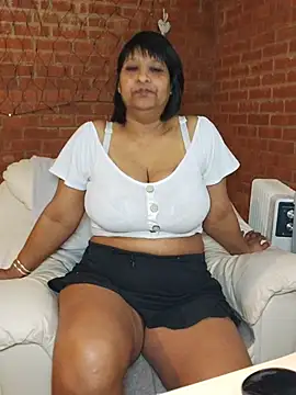 Lilybanx online show from April 2026 07:40:01 PM