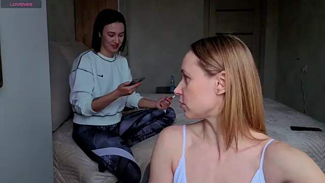 sweeetgirls2021 online show from April 2026 02:55:01 AM