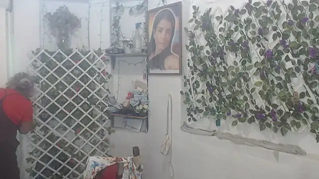 FunnyGrandma online show from November 2025 03:39:01 AM