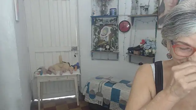 Snapshot of FunnyGrandma chatting on March 2026 07:43:02 PM FunnyGrandma online show from March 2026 07:43:02 PM