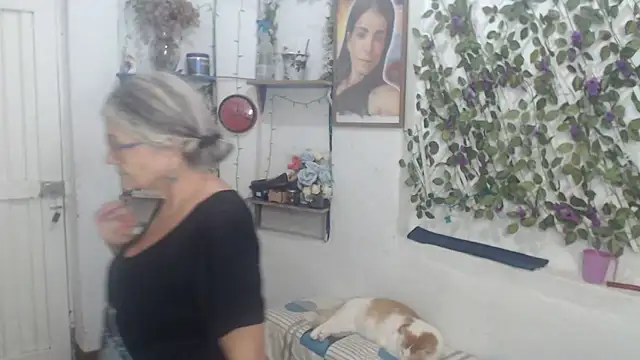 Snapshot of FunnyGrandma chatting on March 2026 12:18:02 AM FunnyGrandma online show from March 2026 12:18:02 AM