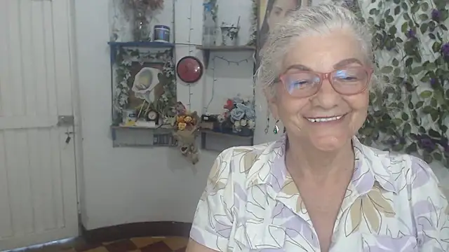 Snapshot of FunnyGrandma chatting on March 2026 10:58:02 PM FunnyGrandma online show from March 2026 10:58:02 PM