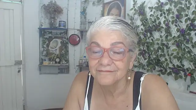 Snapshot of FunnyGrandma chatting on March 2026 08:14:02 PM FunnyGrandma online show from March 2026 08:14:02 PM
