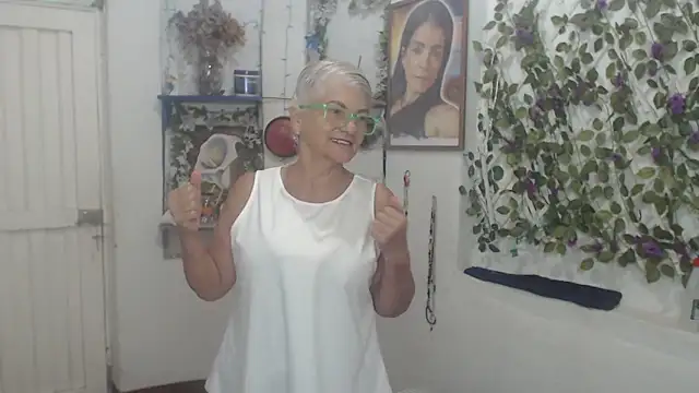 Snapshot of FunnyGrandma chatting on March 2026 09:31:01 PM FunnyGrandma online show from March 2026 09:31:01 PM