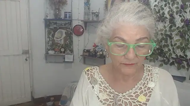Snapshot of FunnyGrandma chatting on March 2026 12:43:02 AM FunnyGrandma online show from March 2026 12:43:02 AM