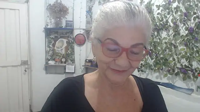 Snapshot of FunnyGrandma chatting on March 2026 12:11:01 AM FunnyGrandma online show from March 2026 12:11:01 AM