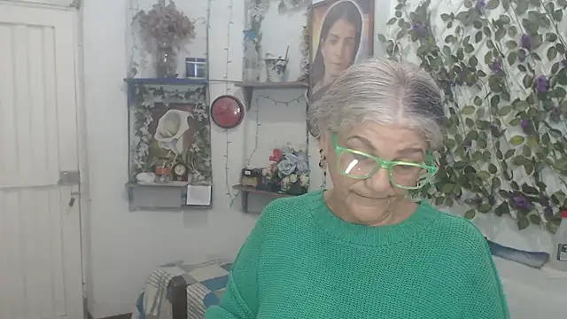 Snapshot of FunnyGrandma chatting on March 2026 11:38:01 PM FunnyGrandma online show from March 2026 11:38:01 PM