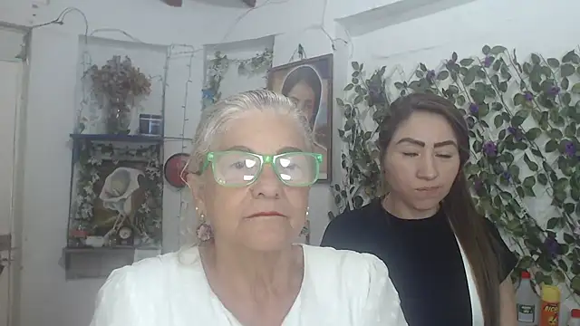 Snapshot of FunnyGrandma chatting on April 2026 09:13:01 PM FunnyGrandma online show from April 2026 09:13:01 PM
