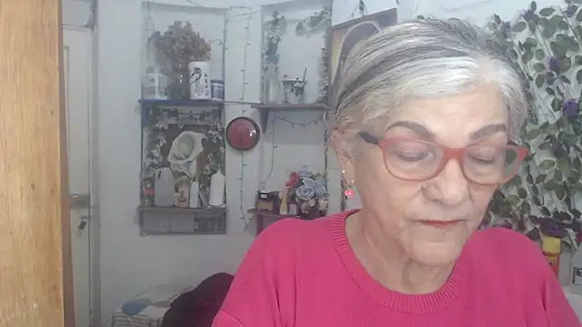 Snapshot of FunnyGrandma chatting on April 2026 03:11:01 AM FunnyGrandma online show from April 2026 03:11:01 AM