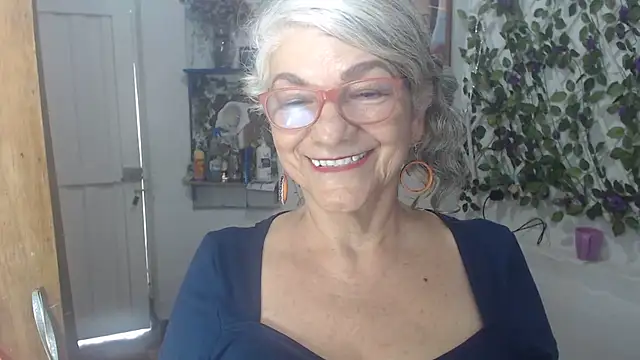 Snapshot of FunnyGrandma chatting on June 2026 05:32:01 PM FunnyGrandma online show from June 2026 05:32:01 PM