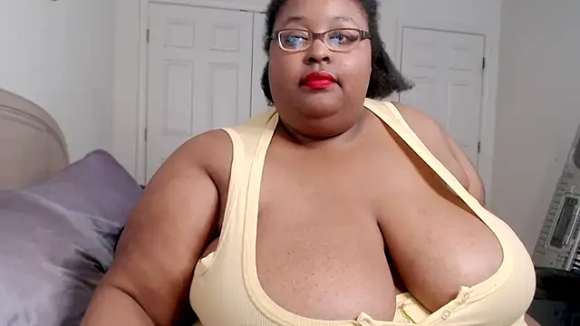 Loves Aura online show from February 2025 12:53:02 AM