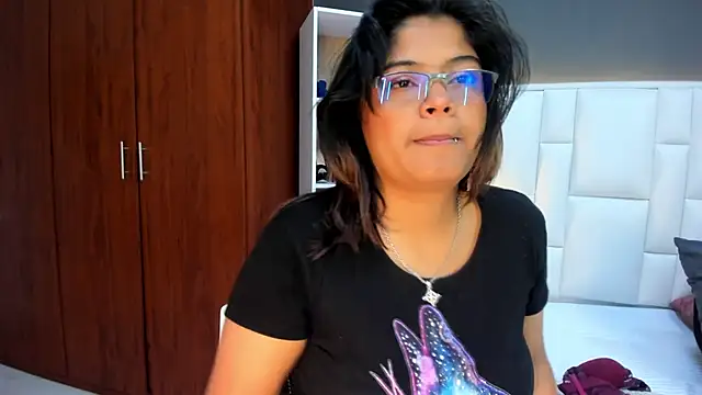 yeral2017 online show from April 2026 01:27:01 PM