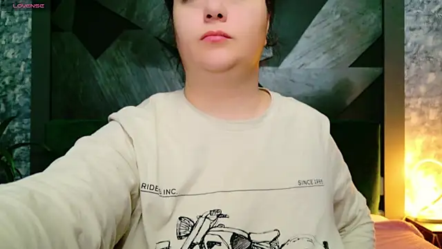 Snapshot of AleshaArabian chatting on January 2025 08:48:01 PM AleshaArabian online show from January 2025 08:48:01 PM