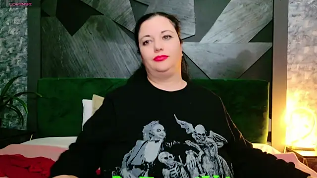 Snapshot of AleshaArabian chatting on January 2025 02:11:02 AM AleshaArabian online show from January 2025 02:11:02 AM