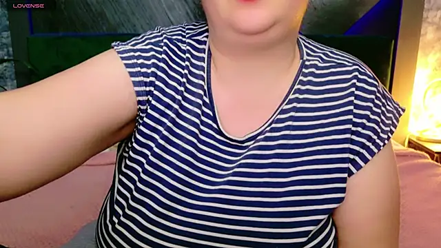 Snapshot of AleshaArabian chatting on January 2025 07:46:01 PM AleshaArabian online show from January 2025 07:46:01 PM