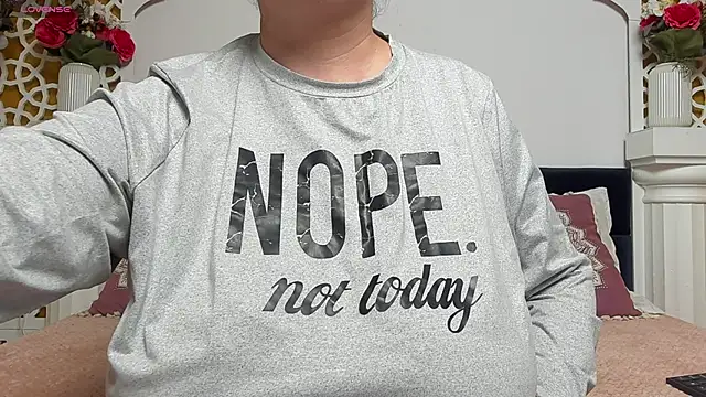 Snapshot of AleshaArabian chatting on March 2025 03:23:02 AM AleshaArabian online show from March 2025 03:23:02 AM