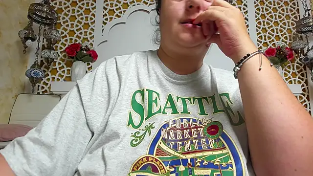 Snapshot of AleshaArabian chatting on September 2025 02:35:01 AM AleshaArabian online show from September 2025 02:35:01 AM