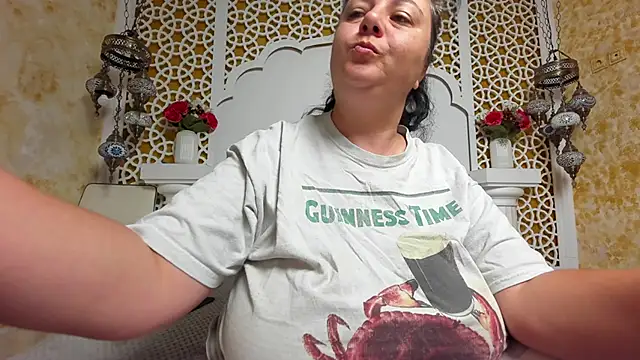 Snapshot of AleshaArabian chatting on September 2025 02:36:02 AM AleshaArabian online show from September 2025 02:36:02 AM