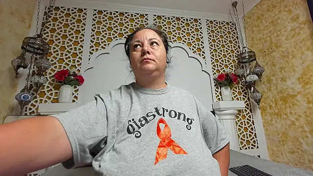 Snapshot of AleshaArabian chatting on September 2025 03:10:01 AM AleshaArabian online show from September 2025 03:10:01 AM