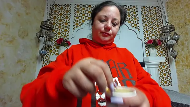 Snapshot of AleshaArabian chatting on October 2025 02:33:01 AM AleshaArabian online show from October 2025 02:33:01 AM