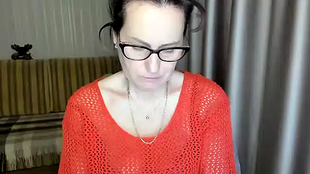 lauraoven online show from March 2025 05:50:01 PM