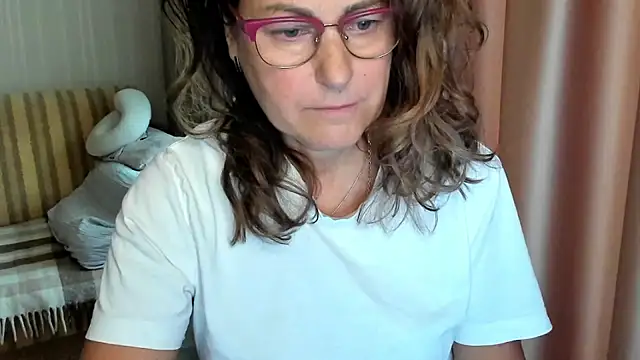 lauraoven online show from October 2025 07:40:02 AM