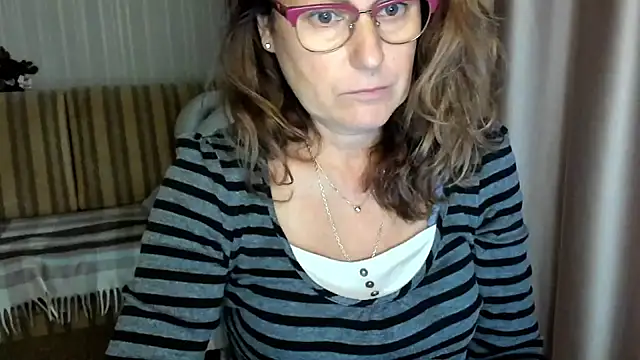 lauraoven online show from October 2025 01:44:02 PM