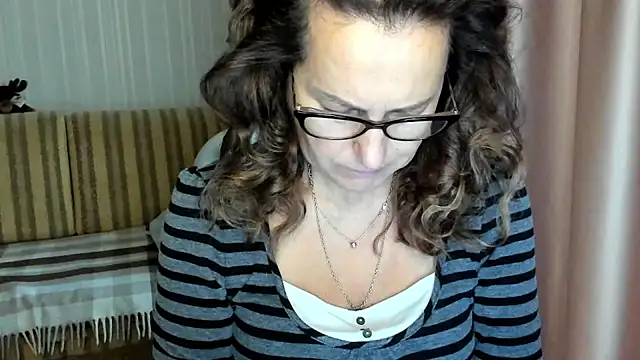 lauraoven online show from October 2025 07:27:01 AM