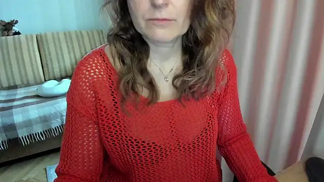 Snapshot of lauraoven chatting on March 2026 08:03:02 AM lauraoven online show from March 2026 08:03:02 AM