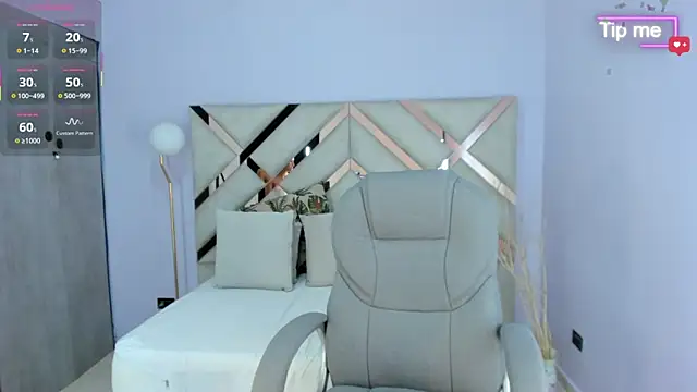 tati saldarriaga online show from November 2025 07:58:01 PM