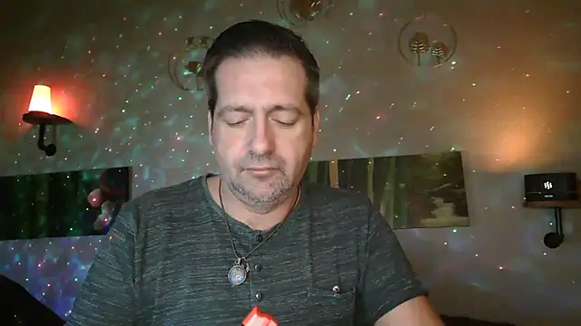 Snapshot of matrikes1 chatting on December 2024 05:43:01 PM matrikes1 online show from December 2024 05:43:01 PM