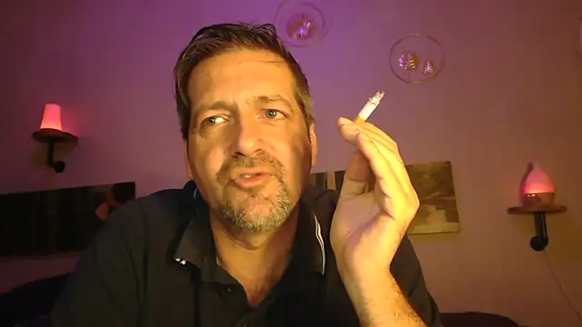 Snapshot of matrikes1 chatting on December 2024 08:28:02 PM matrikes1 online show from December 2024 08:28:02 PM