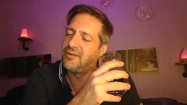 Snapshot of matrikes1 chatting on December 2024 11:31:02 PM matrikes1 online show from December 2024 11:31:02 PM