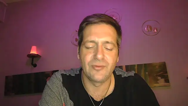 Snapshot of matrikes1 chatting on January 2025 09:52:02 PM matrikes1 online show from January 2025 09:52:02 PM