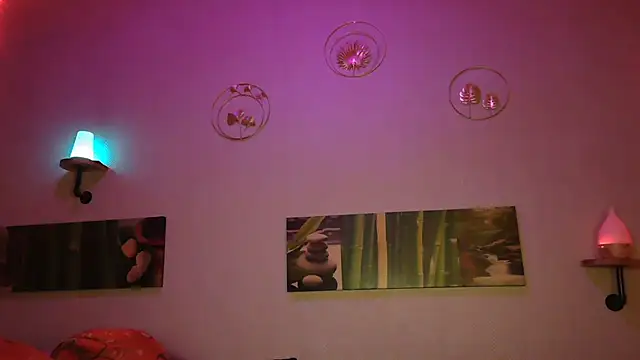 Snapshot of matrikes1 chatting on January 2025 12:06:01 AM matrikes1 online show from January 2025 12:06:01 AM