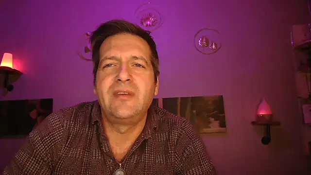 Snapshot of matrikes1 chatting on January 2025 05:00:01 PM matrikes1 online show from January 2025 05:00:01 PM