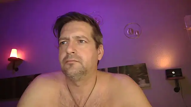 Snapshot of matrikes1 chatting on February 2025 05:42:01 PM matrikes1 online show from February 2025 05:42:01 PM