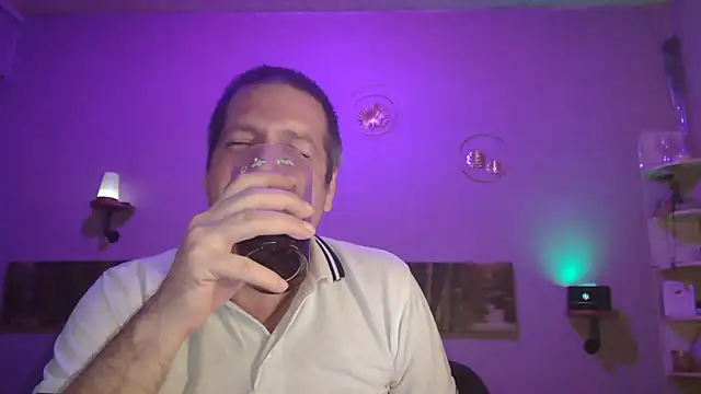 Snapshot of matrikes1 chatting on March 2025 10:21:02 PM matrikes1 online show from March 2025 10:21:02 PM