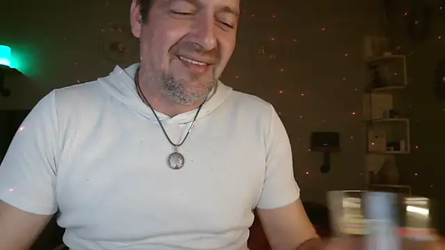 Snapshot of matrikes1 chatting on March 2025 11:01:02 PM matrikes1 online show from March 2025 11:01:02 PM